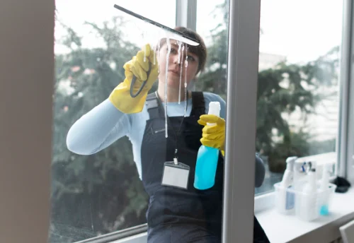Nettoyage de vitres intérieures et extérieures à Levergies